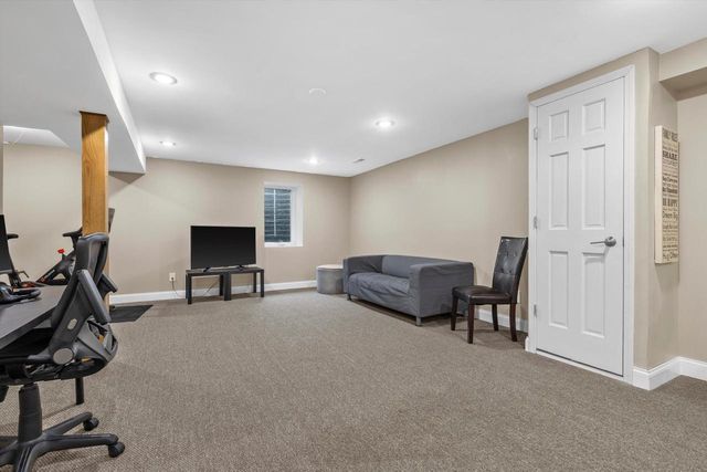5696 Gladstone LANE, Greendale, WI 53129