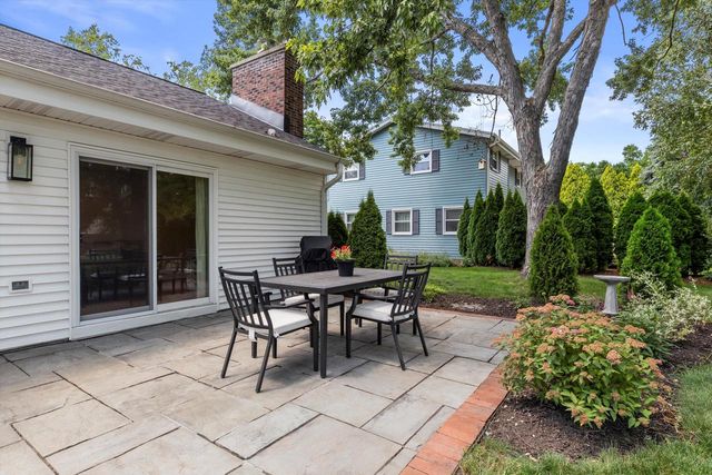 5696 Gladstone LANE, Greendale, WI 53129