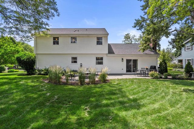 5696 Gladstone LANE, Greendale, WI 53129