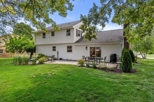 5696 Gladstone LANE, Greendale, WI 53129