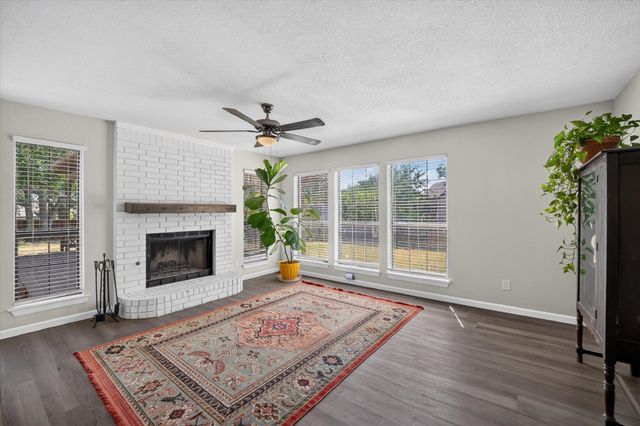 519 Fox Creek Court, Denton, TX 76209