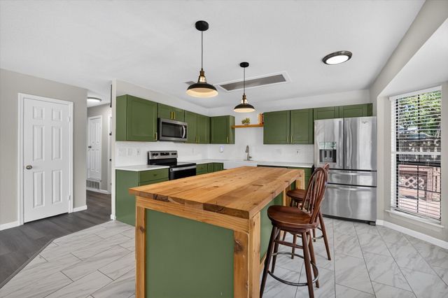 519 Fox Creek Court, Denton, TX 76209