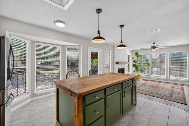 519 Fox Creek Court, Denton, TX 76209