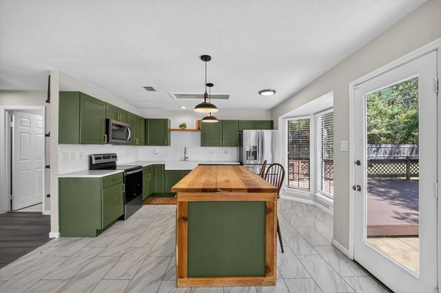 519 Fox Creek Court, Denton, TX 76209