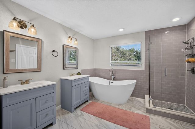 519 Fox Creek Court, Denton, TX 76209