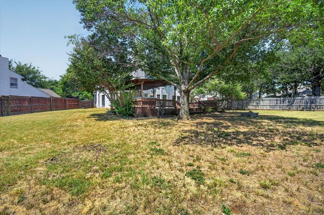 519 Fox Creek Court, Denton, TX 76209