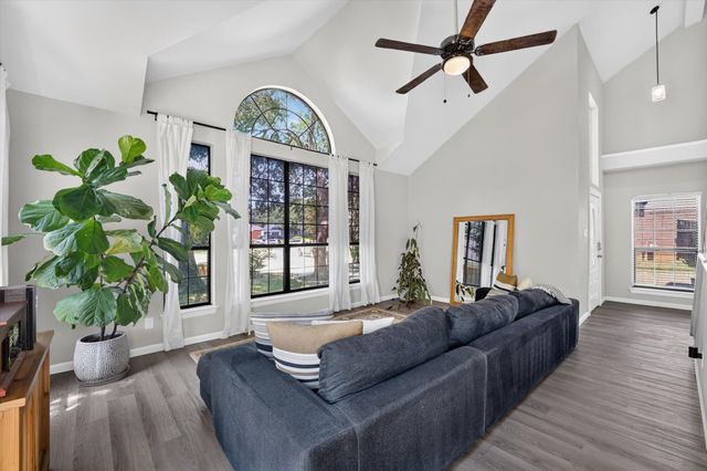 519 Fox Creek Court, Denton, TX 76209