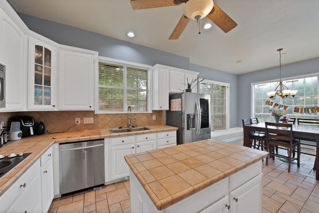 1912 Timber Ridge Court, Cedar Hill, TX 75104