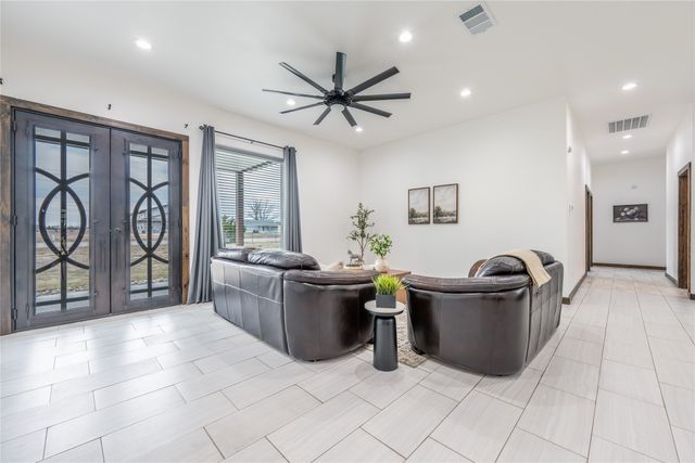 1706 County Road 35400, Sumner, TX 75486