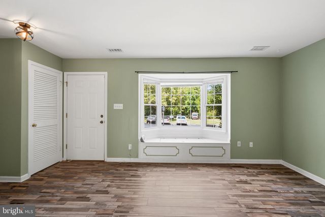 14325 N PARK CT, Woodbridge, VA 22193