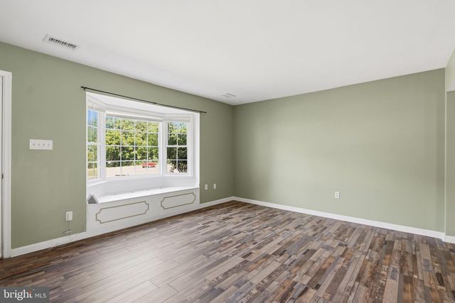 14325 N PARK CT, Woodbridge, VA 22193