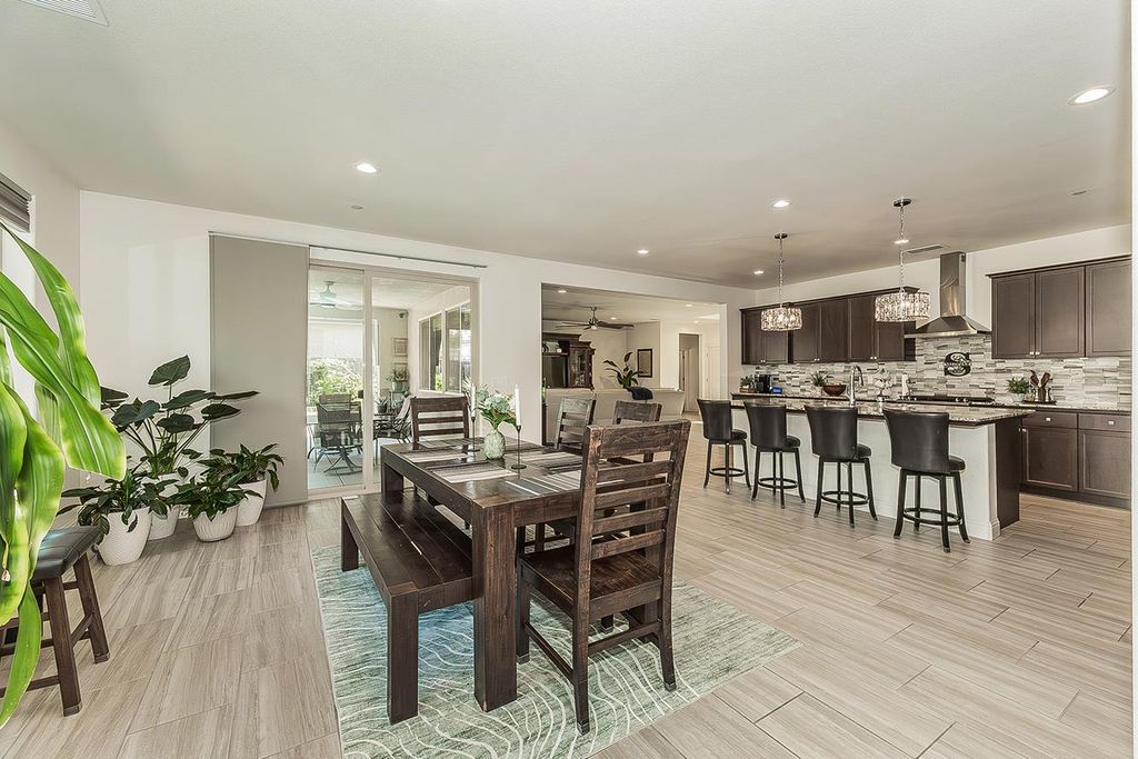 Image 18 of property listing at 877 Treasure Hills Drive, Madera, CA 93636