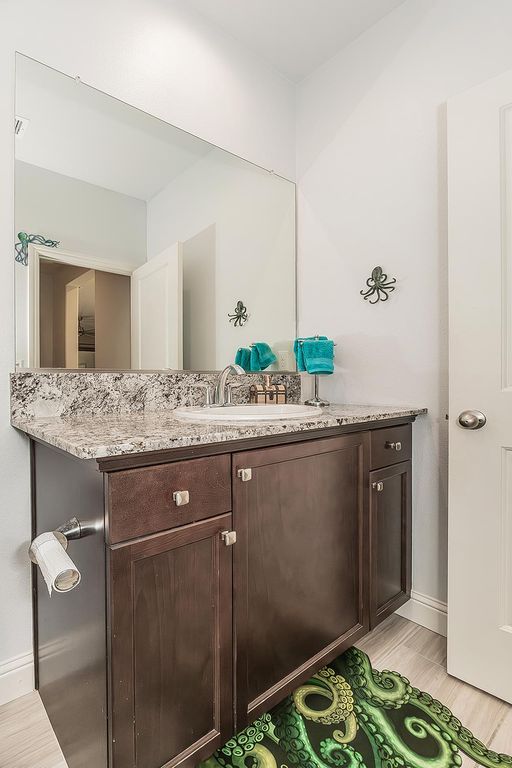 Image 27 of property listing at 877 Treasure Hills Drive, Madera, CA 93636