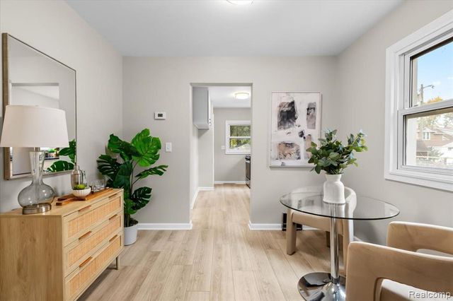 1533 College Avenue, Lincoln Park, MI 48146