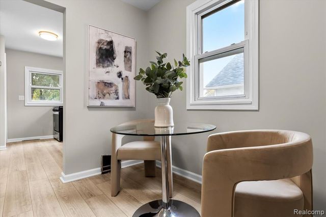 1533 College Avenue, Lincoln Park, MI 48146