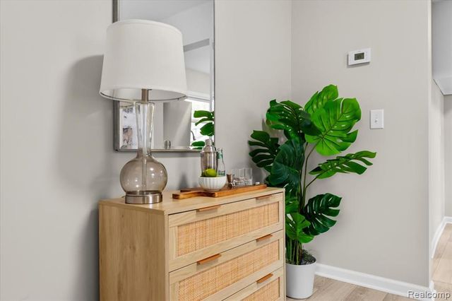 1533 College Avenue, Lincoln Park, MI 48146