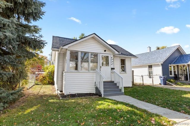 1533 College Avenue, Lincoln Park, MI 48146