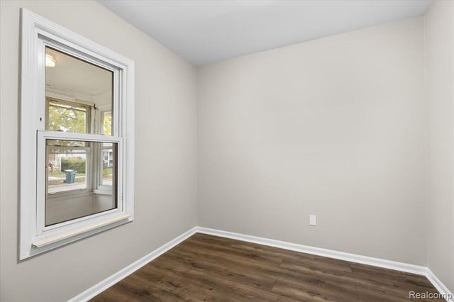 1533 College Avenue, Lincoln Park, MI 48146