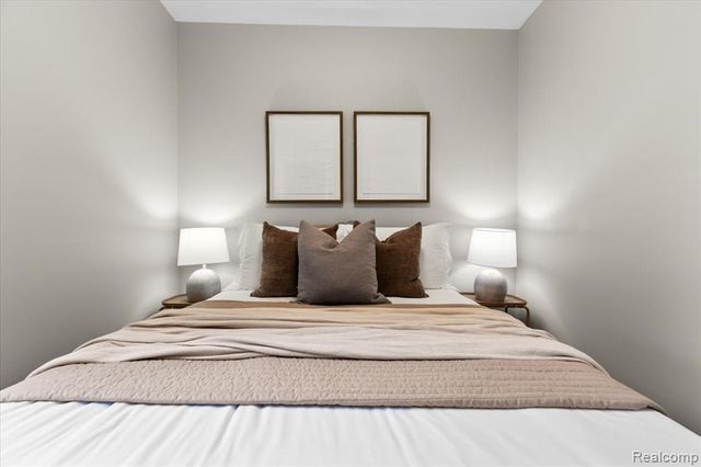 1533 College Avenue, Lincoln Park, MI 48146