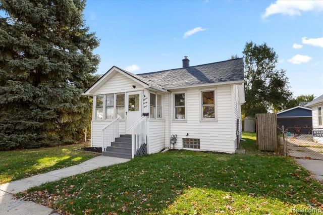 1533 College Avenue, Lincoln Park, MI 48146