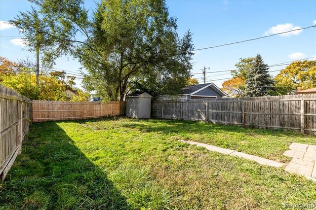 1533 College Avenue, Lincoln Park, MI 48146