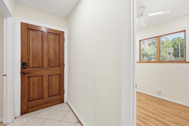 125 TWIN LAKE GROVE Drive, Interlachen, FL 32148