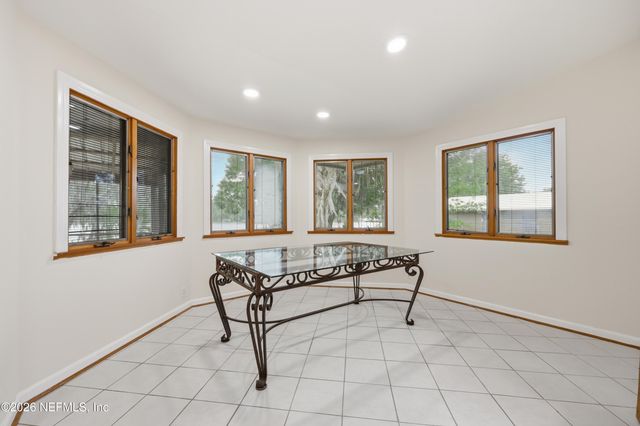 125 TWIN LAKE GROVE Drive, Interlachen, FL 32148