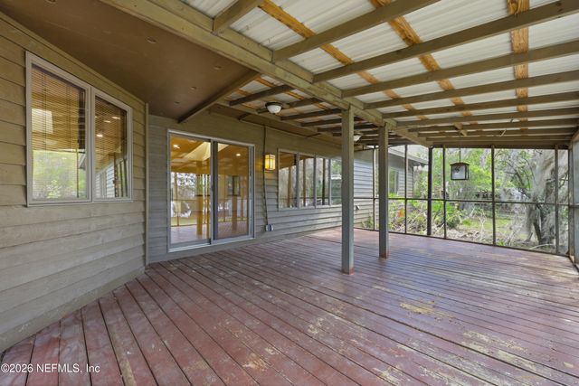 125 TWIN LAKE GROVE Drive, Interlachen, FL 32148