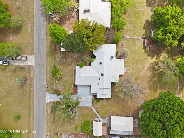 125 TWIN LAKE GROVE Drive, Interlachen, FL 32148
