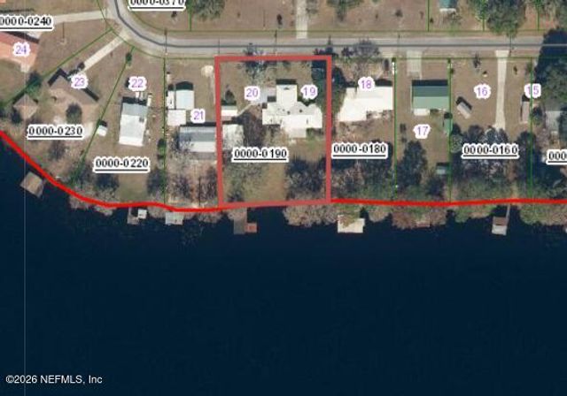 125 TWIN LAKE GROVE Drive, Interlachen, FL 32148