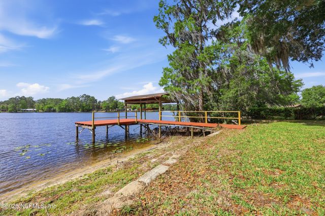125 TWIN LAKE GROVE Drive, Interlachen, FL 32148