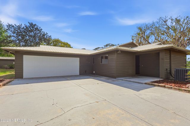125 TWIN LAKE GROVE Drive, Interlachen, FL 32148