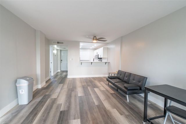 119 Royal Park Drive 4H, Oakland Park, FL 33309