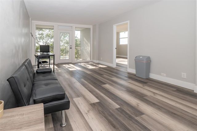 119 Royal Park Drive 4H, Oakland Park, FL 33309