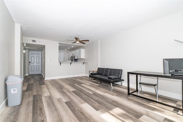 119 Royal Park Drive 4H, Oakland Park, FL 33309