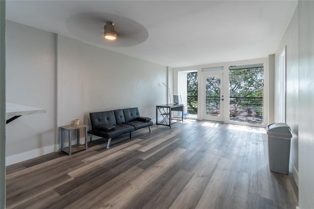 119 Royal Park Drive 4H, Oakland Park, FL 33309