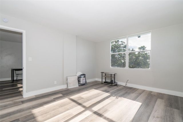 119 Royal Park Drive 4H, Oakland Park, FL 33309