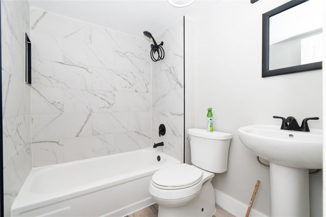 119 Royal Park Drive 4H, Oakland Park, FL 33309