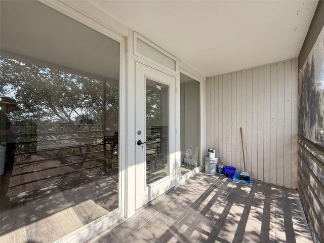 119 Royal Park Drive 4H, Oakland Park, FL 33309