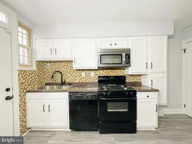 130 36TH ST NE, Washington, DC 20019