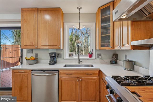 6816 MAYO CT, Springfield, VA 22150