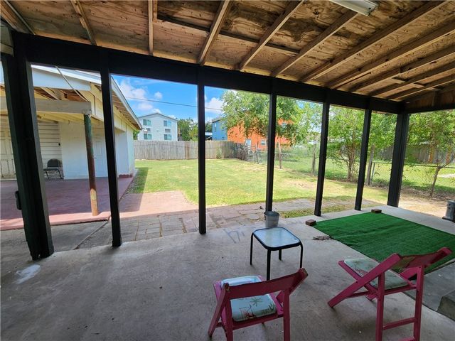 1613 6th St, Corpus Christi, TX 78404