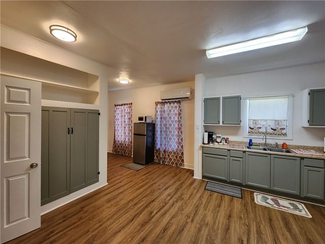 1613 6th St, Corpus Christi, TX 78404