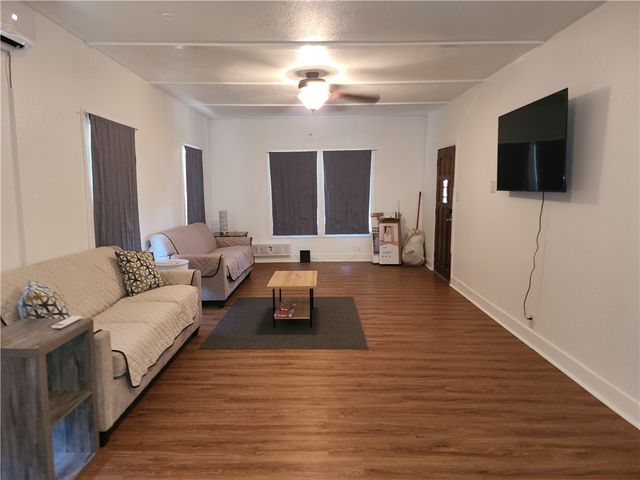 1613 6th St, Corpus Christi, TX 78404