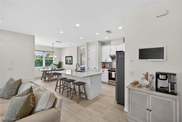 14520 Topsail DR, Naples, FL 34114