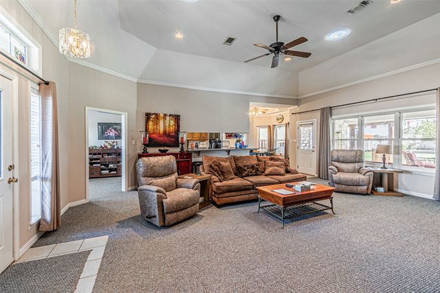 617 Parker Lane, Granbury, TX 76048