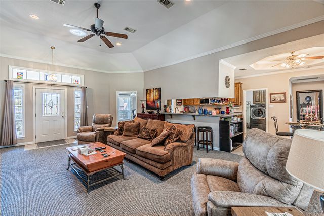 617 Parker Lane, Granbury, TX 76048