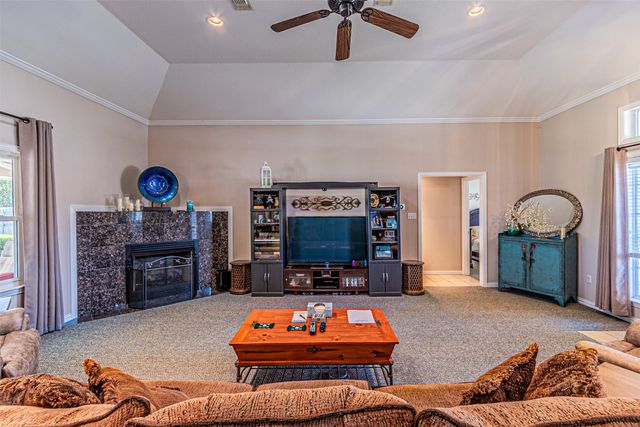 617 Parker Lane, Granbury, TX 76048