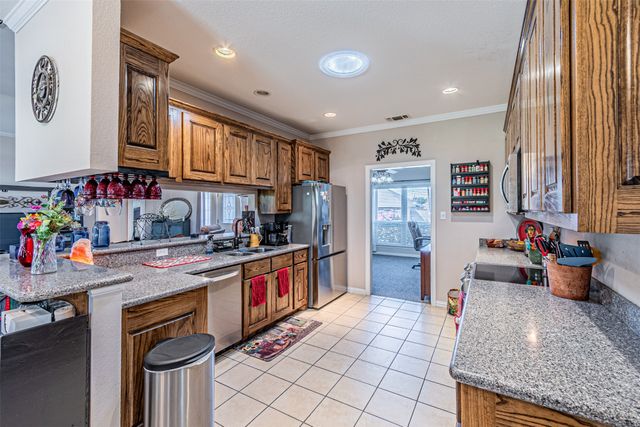 617 Parker Lane, Granbury, TX 76048