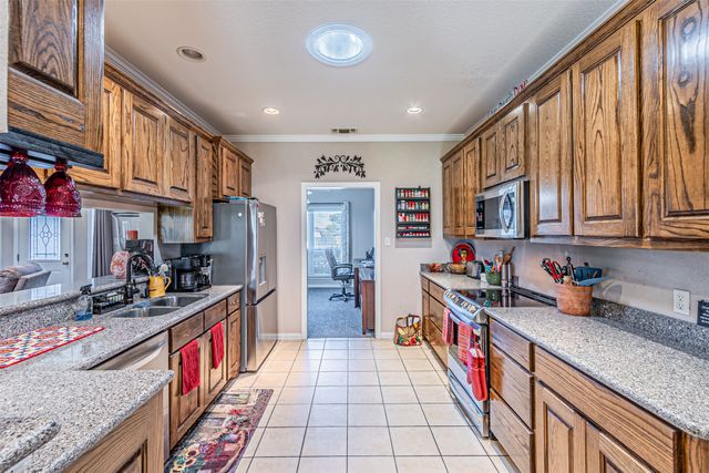 617 Parker Lane, Granbury, TX 76048